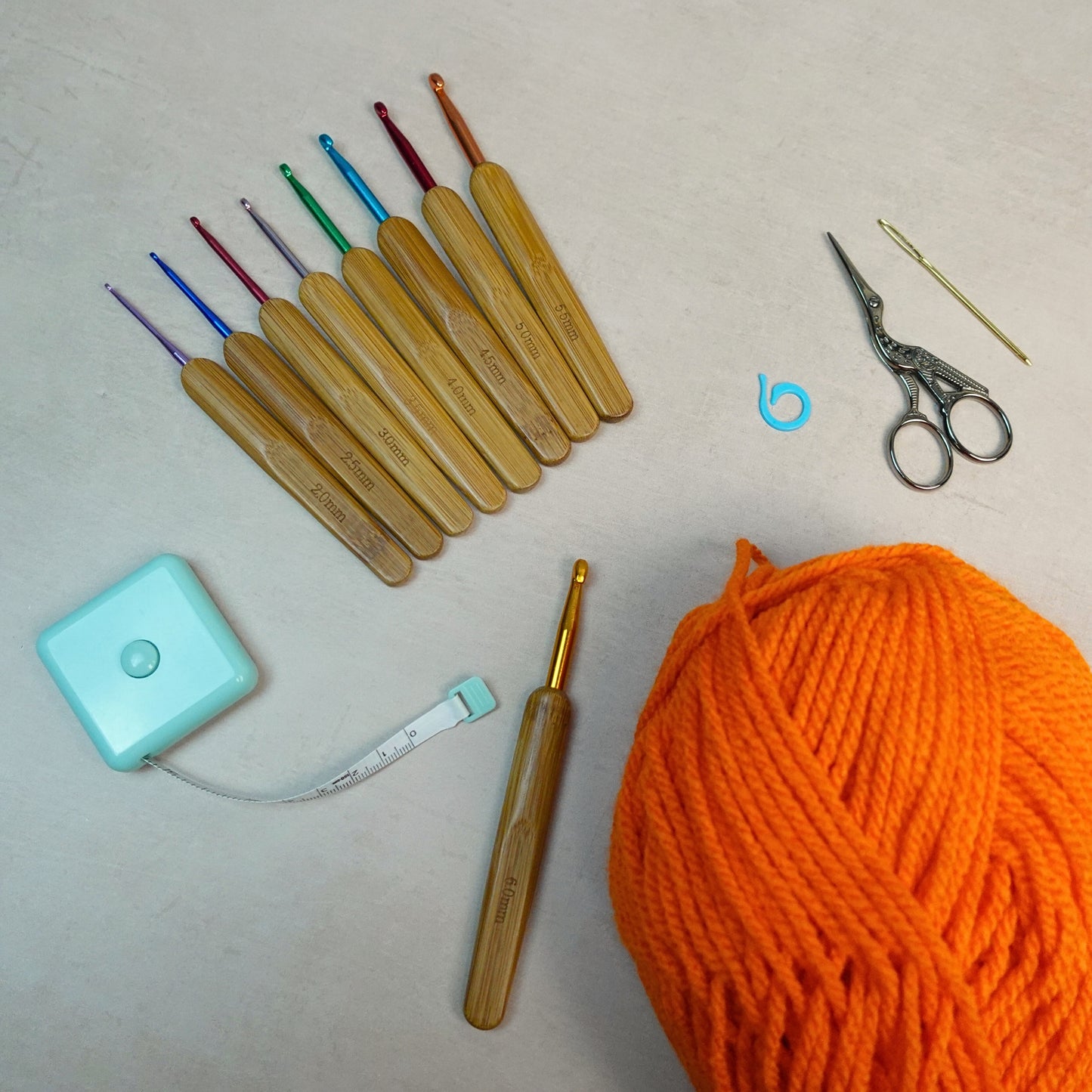 Rainbow Bamboo Crochet Hook Set - Ergonomic Colourful Hooks + 5 Bonus Patterns (PDF), Perfect Gift for Crocheters