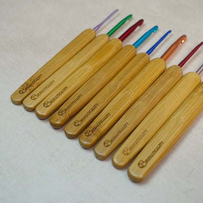 Rainbow Bamboo Crochet Hook Set - Ergonomic Colourful Hooks + 5 Bonus Patterns (PDF), Perfect Gift for Crocheters