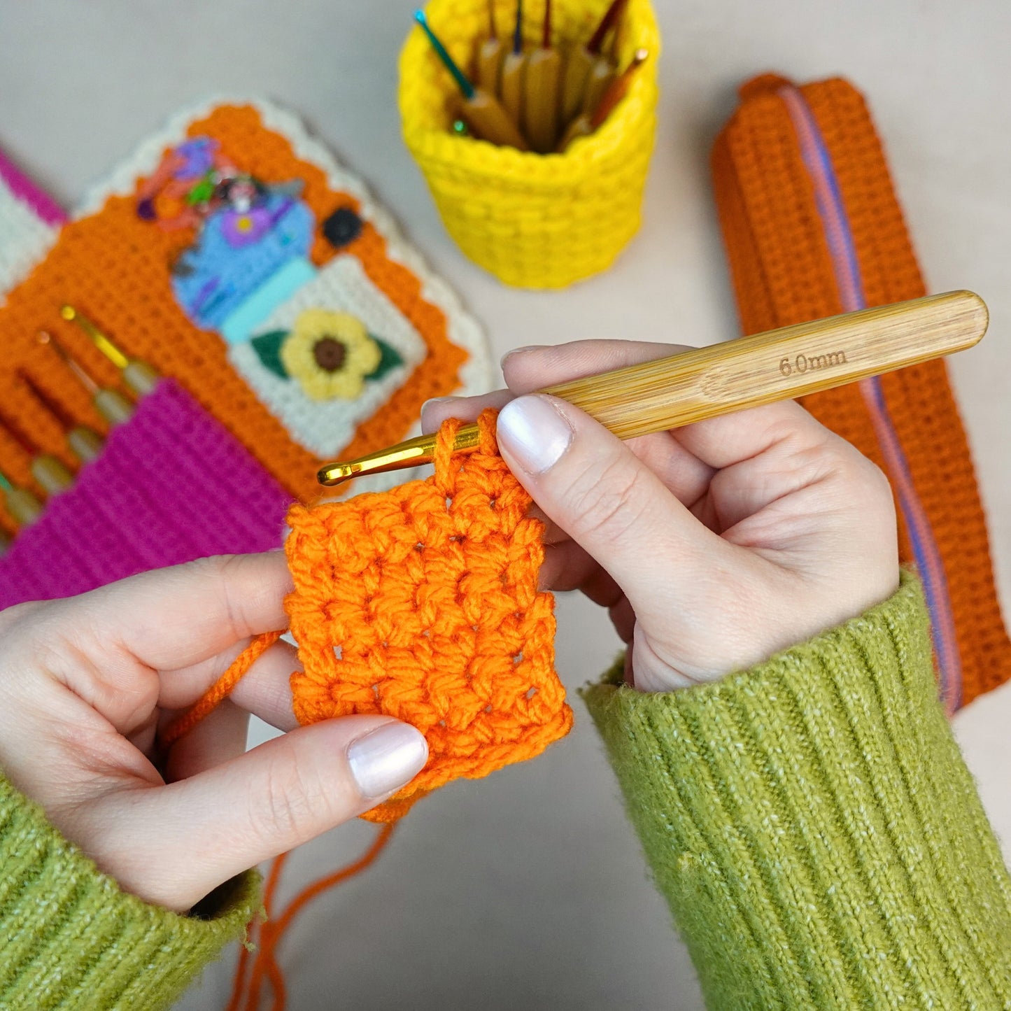 Rainbow Bamboo Crochet Hook Set - Ergonomic Colourful Hooks + 5 Bonus Patterns (PDF), Perfect Gift for Crocheters