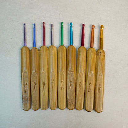 Rainbow Bamboo Crochet Hook Set - Ergonomic Colourful Hooks + 5 Bonus Patterns (PDF), Perfect Gift for Crocheters