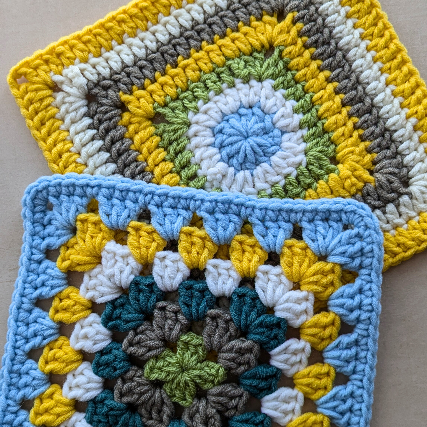 Easy granny square crochet patterns - 2 designs, classic square, crochet square, step-by-step photos, how to crochet, Brunaticality