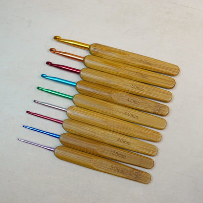 Rainbow Bamboo Crochet Hook Set - Ergonomic Colourful Hooks + 5 Bonus Patterns (PDF), Perfect Gift for Crocheters