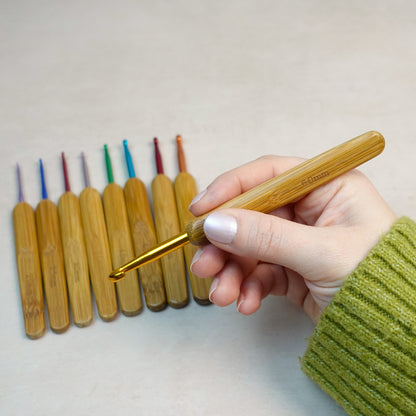 Rainbow Bamboo Crochet Hook Set - Ergonomic Colourful Hooks + 5 Bonus Patterns (PDF), Perfect Gift for Crocheters