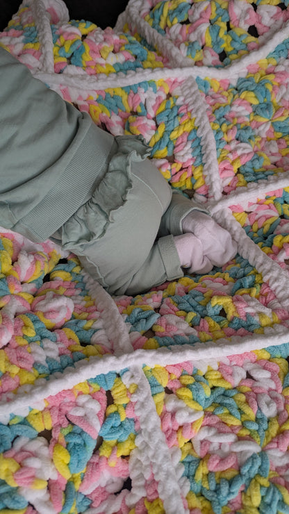 Crochet Baby Blanket Pattern with Video Tutorial (PDF Pattern) - Snuggles Crochet Baby Blanket - Beginner Friendly - 5 DAYS CROCHET-ALONG (CAL)