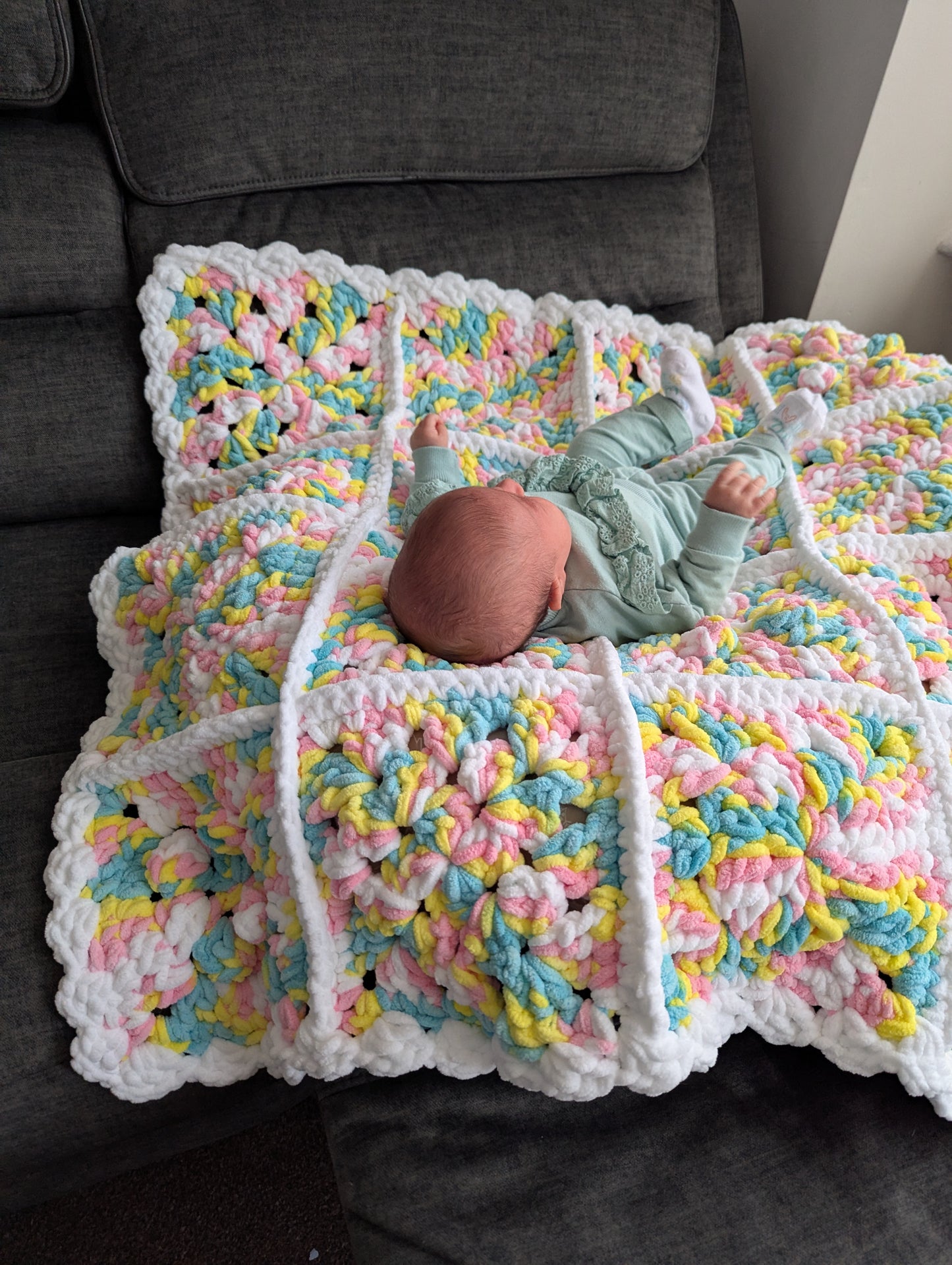 Crochet Baby Blanket Pattern with Video Tutorial (PDF Pattern) - Snuggles Crochet Baby Blanket - Beginner Friendly - 5 DAYS CROCHET-ALONG (CAL)